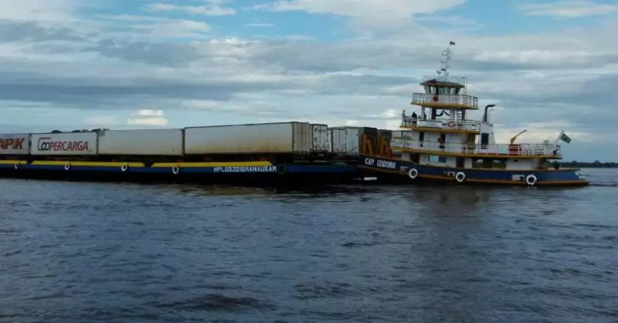 Transporte de Cargas em Balsas Entre Manaus e Coari