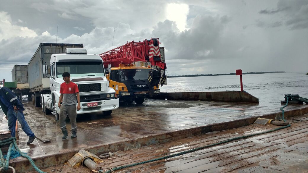 Transporte Cargas em Balsas Entre Manaus e Tefé
