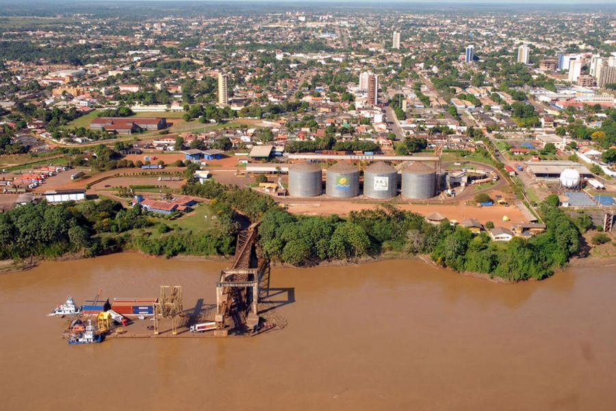 Transporte de Cargas em Balsas Entre Manaus e Porto Velho